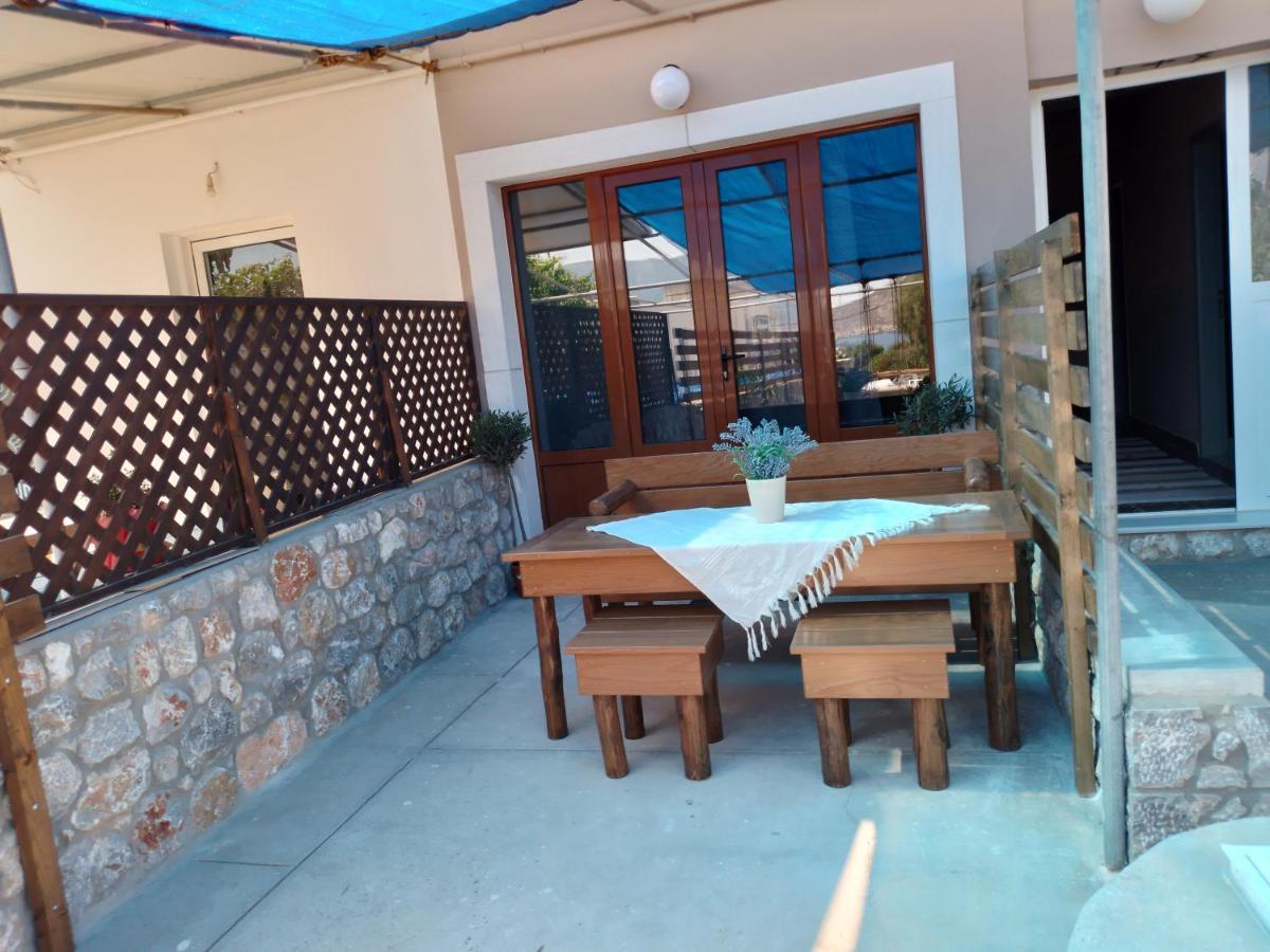 Manolakis Pizanias Apartamento Emborios Exterior foto