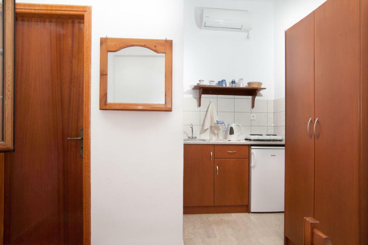 Manolakis Pizanias Apartamento Emborios Exterior foto